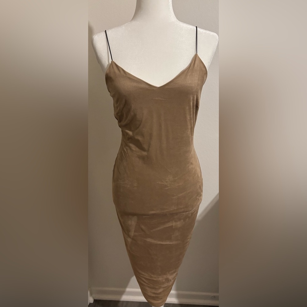 Windsor suede tan spaghetti strap midi dress
Size large